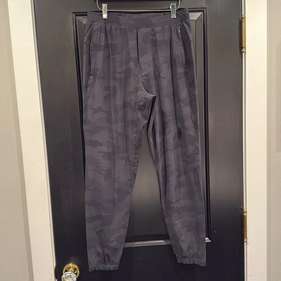 Lululemon Surge Jogger 29”